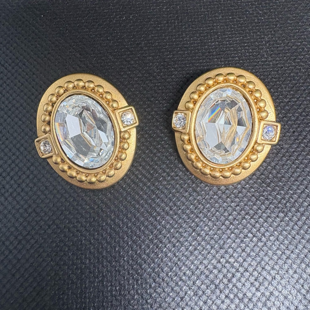 Oscar de La Renta gold and rhinestone clip on Earrings